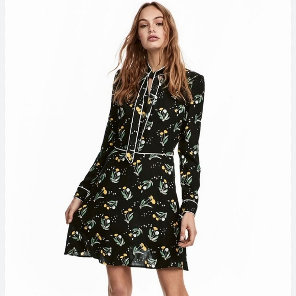 H&M Divided Black Dandelion Print Dress Size M